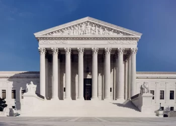 Americans have right to carry guns in public, says Supreme Court