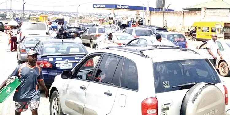 Scarcity hits Lagos, Abuja, fuel sells N180/litre as NNPC cuts supplies