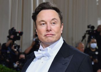 Elon Musk tweets he is ‘buying Manchester United’