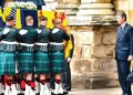 Tributes as Queen Elizabeth’s coffin arrives Edinburgh
