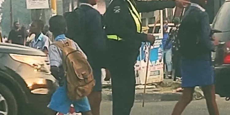 IGP commends woman police for exemplary discharge of duty