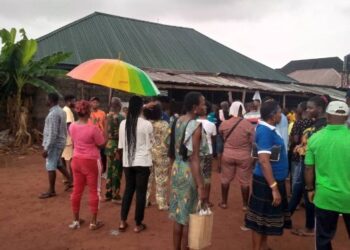 #NigeriaElections2023: Delta voters defy rain, others to vote