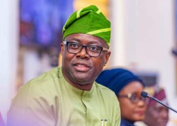 Let’s Work Together To Make Oyo Better – Makinde Tells Folarin, Adelabu, Others