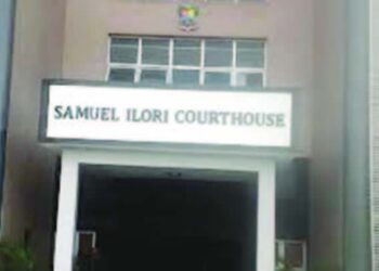 Father rapes 18-year-old daughter in shop