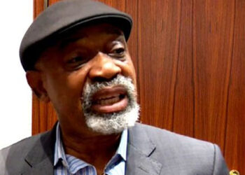 FG begins 40% pay rise for workers, excludes doctors, lecturers