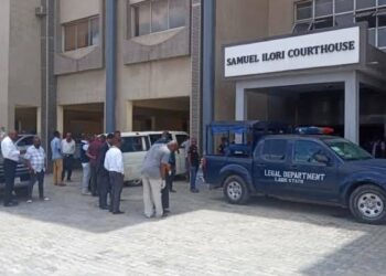 Woman abducts two siblings in Lagos community