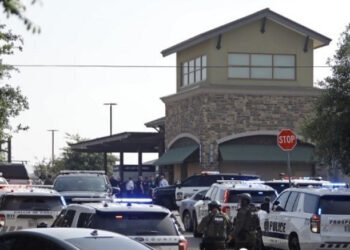 Man kills self, eight others in Texas
