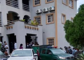 BREAKING: Drama as DSS, prison services tussle over Emefiele’s custody