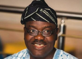 ADEOLU AKANDE CELEBRATES BIRTHDAY WITH THE LESS PRIVILEGED.