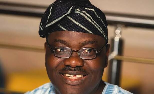 ADEOLU AKANDE CELEBRATES BIRTHDAY WITH THE LESS PRIVILEGED.