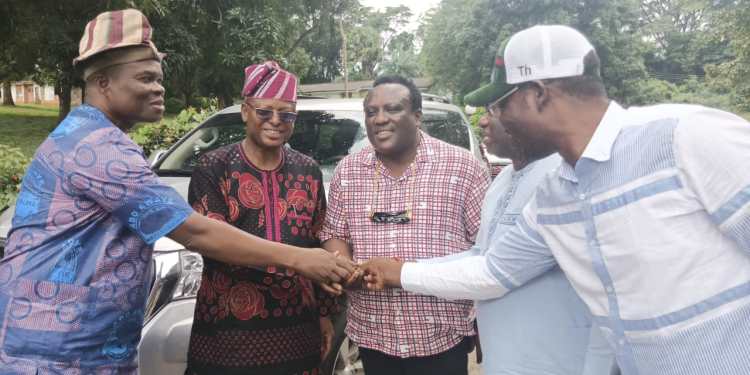 Makinde Presents Jeep To Fuji Icon, Saheed Osupa