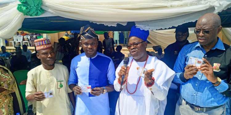 Oyo Lawmaker, ‘Ilumoka’, Enrols 500 Constituents On Health Insurance Scheme