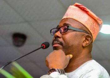 OYO SOUTH: SARAFADEEN Donates Computers, Furniture, Solar Inverters To Schools