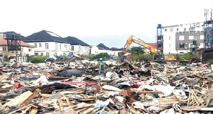 LASG Initiates Removal of Perimeter Fences Near Drainage Channels in Ikoyi