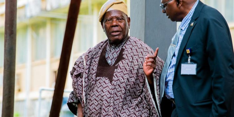 CHIEF ADEBISI AKANDE DONATES ALLOWANCES FOR SCHOLARSHIP AWARDS TO UI INDIGENT STUDENTS