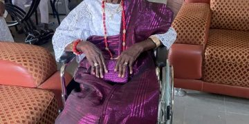 BREAKING: FORMER DEPUTY GOVERNOR, BARR. IYIOLA OLADOKUN LOSES MUM.
